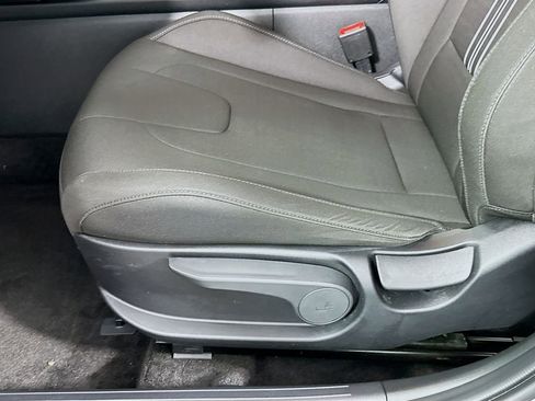 Used 2023 Hyundai Elantra SEL image 19