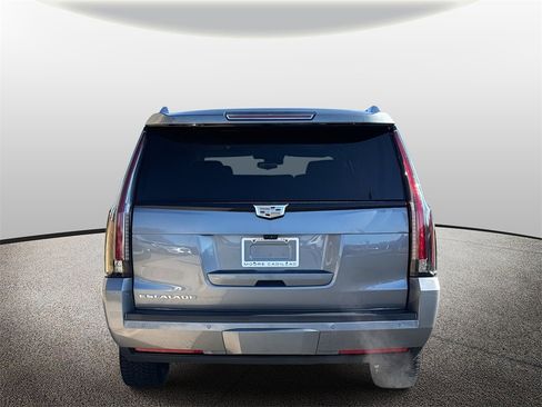 Used 2020 Cadillac Escalade ESV Luxury w/ Escalade Sport Edition image 4