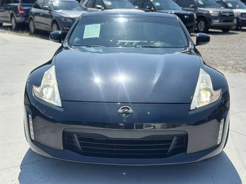 Used 2014 Nissan 370Z Coupe RWD image 2