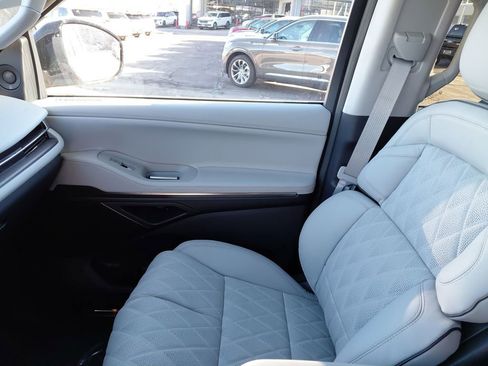 New 2025 Lincoln Navigator L Black Label image 17