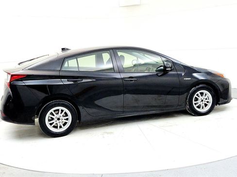 Certified 2019 Toyota Prius LE image 6