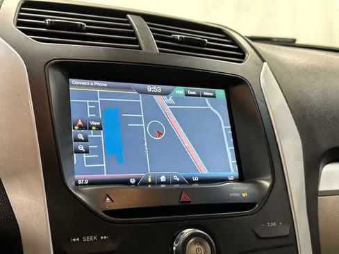 Used 2014 Ford Explorer XLT w/ Equipment Group 202A FWD image 24