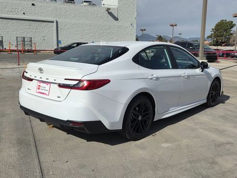 Certified 2025 Toyota Camry SE image 5