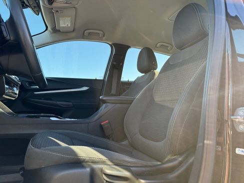 Used 2022 Chevrolet Bolt EUV LT image 16