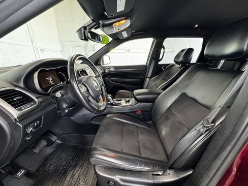 Used 2020 Jeep Grand Cherokee Altitude AWD/4WD image 12