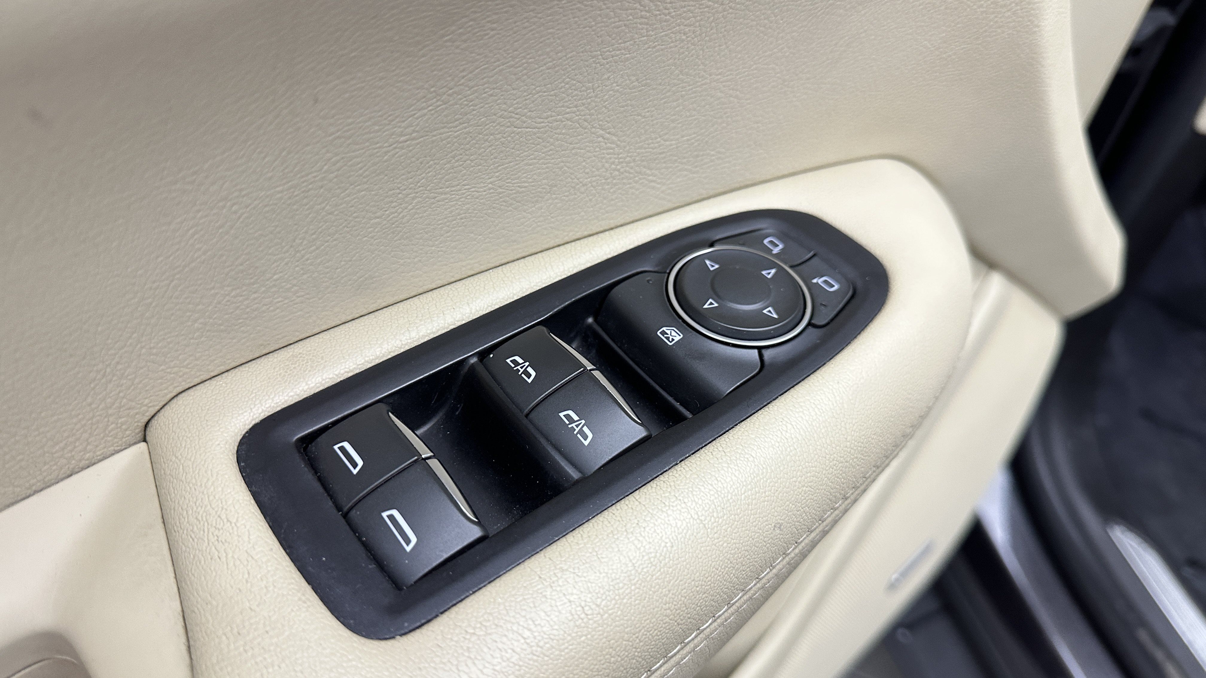 Used 2018 Cadillac XT5 FWD w/ LPO, Wheel Lock Package image 13