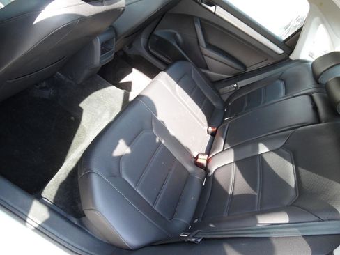Used 2015 Volkswagen Passat 1.8T Limited Edition image 17