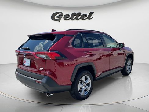 Used 2025 Toyota RAV4 XLE w/ Convenience Package AWD/4WD image 5
