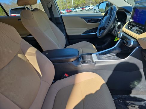 Used 2023 Toyota RAV4 LE image 10