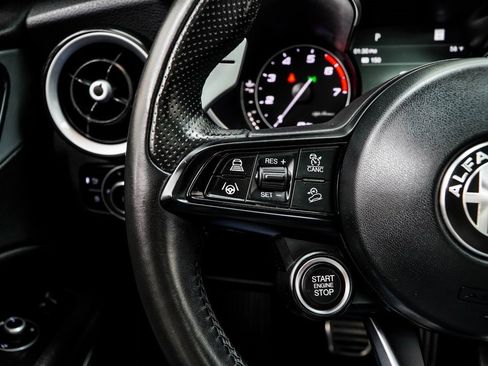 Used 2023 Alfa Romeo Stelvio Veloce image 33