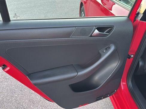 Used 2015 Volkswagen Jetta S image 21