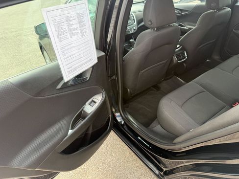 Used 2017 Chevrolet Malibu LT FWD image 12