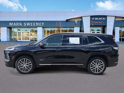 Used 2025 Buick Enclave Avenir AWD/4WD image 2