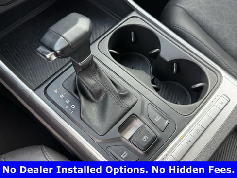 Used 2025 Kia Carnival FWD image 19