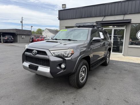 Used 2015 Toyota 4Runner Trail image 2