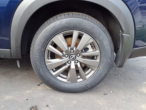 Used 2022 Nissan Pathfinder SV image 7