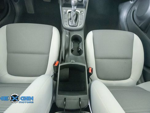 Used 2022 Hyundai Kona SE AWD/4WD image 4