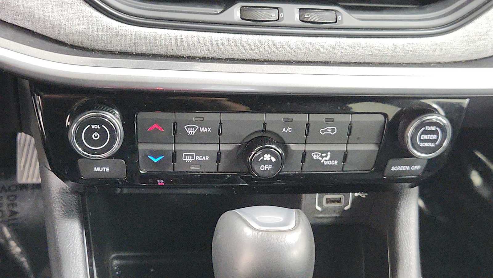 Used 2024 Jeep Compass Latitude AWD/4WD image 20