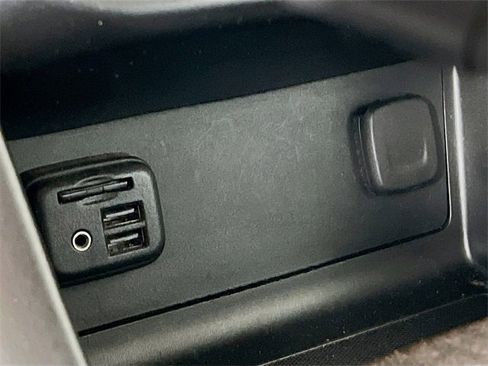 Used 2021 GMC Canyon Denali image 20