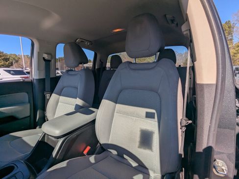 Used 2017 Chevrolet Colorado W/T w/ WT Convenience Package image 9