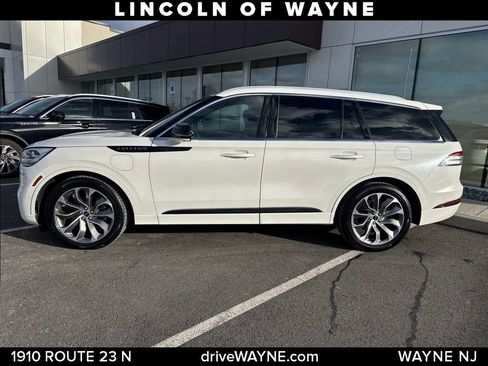 Used 2020 Lincoln Aviator Grand Touring w/ Equipment Group 302A image 2