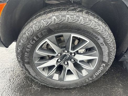 Used 2024 Chevrolet Tahoe Z71 w/ Z71 Off-Road Package image 34