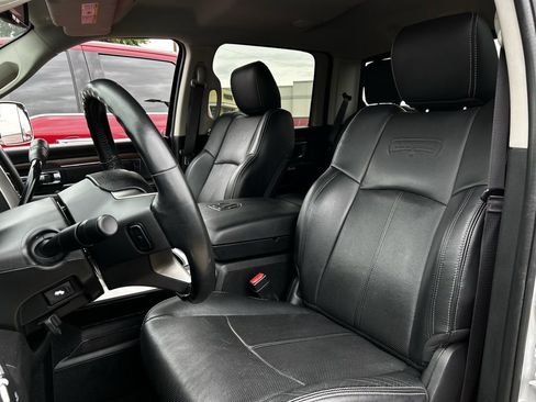 Used 2018 RAM 3500 Laramie w/ Convenience Group AWD/4WD image 28