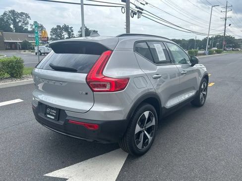 Certified 2025 Volvo XC40 B5 Plus AWD/4WD image 5