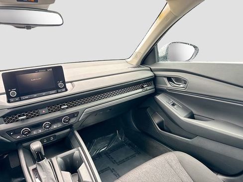 Certified 2023 Honda Accord EX image 27