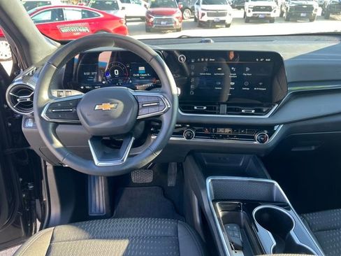 Certified 2025 Chevrolet Equinox LT image 17