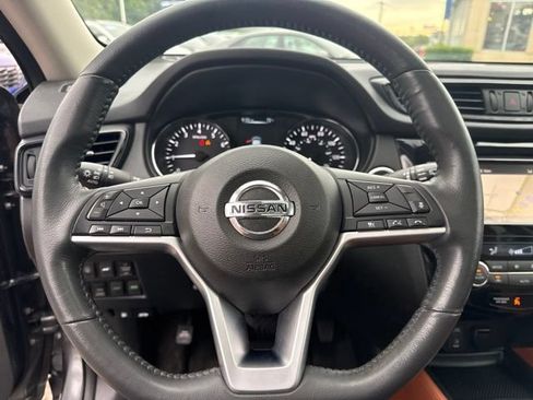 Used 2017 Nissan Rogue SL w/ SL Premium Package AWD/4WD image 13
