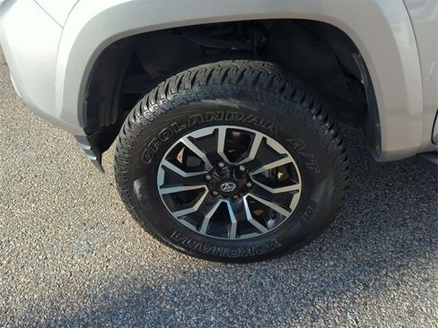 Used 2020 Toyota Tacoma TRD Sport image 31