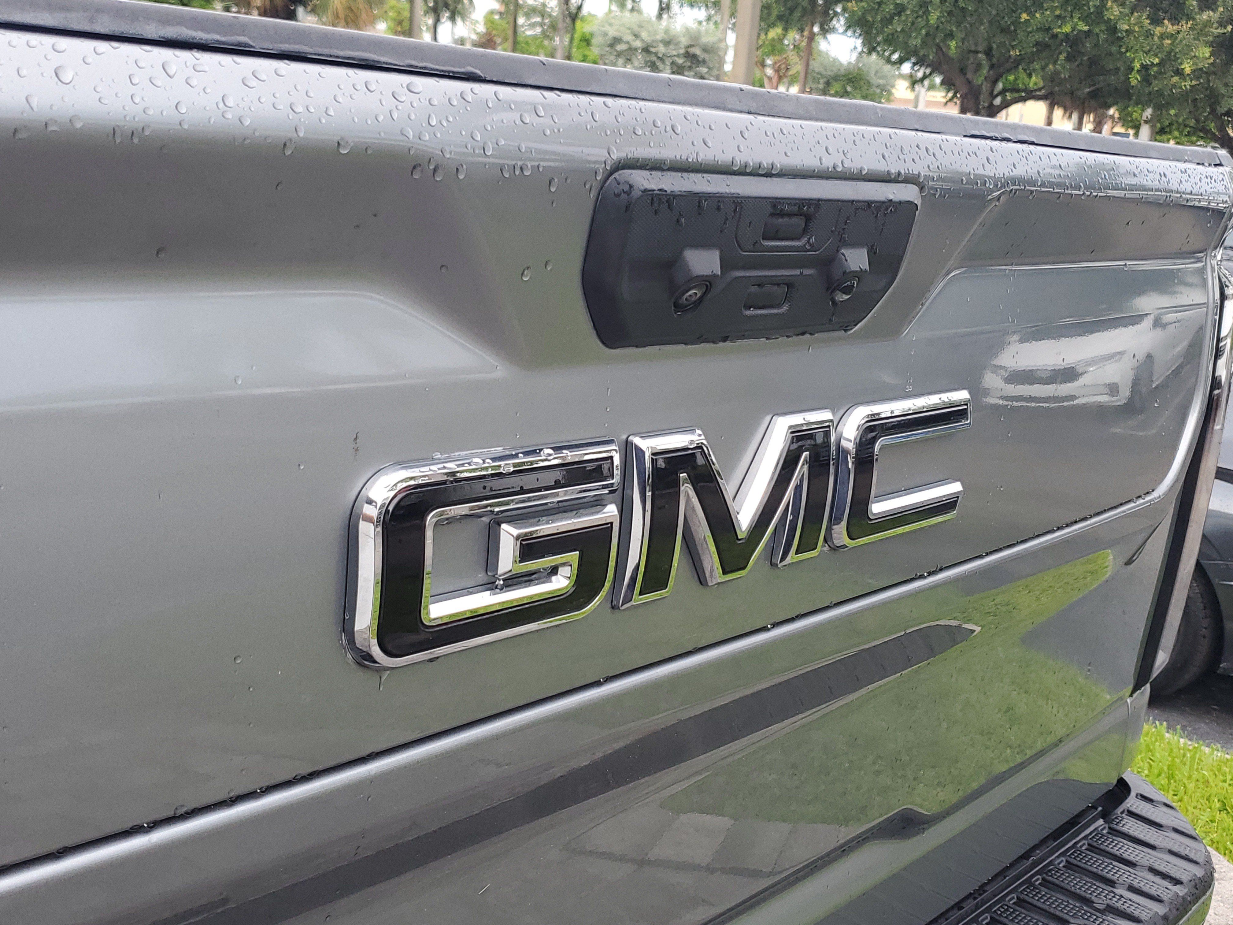 Used 2025 GMC Sierra 2500 AT4 w/ AT4 Premium Plus Package AWD/4WD image 8