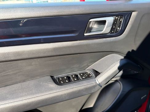 Used 2021 Porsche Cayenne Coupe image 35