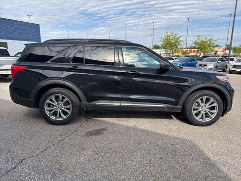 Used 2020 Ford Explorer XLT w/ Equipment Group 202A AWD/4WD image 6