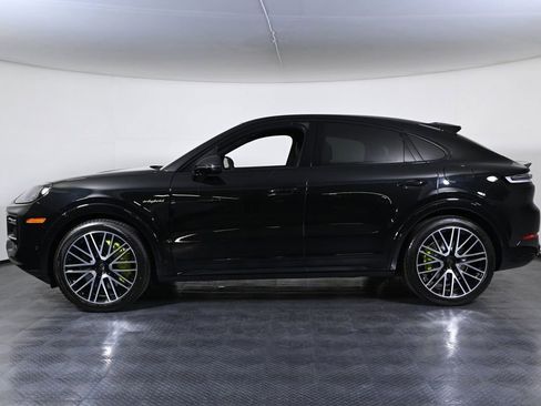 Certified 2026 Porsche Cayenne Turbo image 2