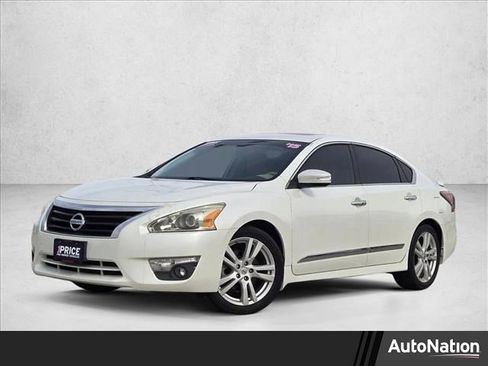 Used 2015 Nissan Altima 3.5 SL image 1