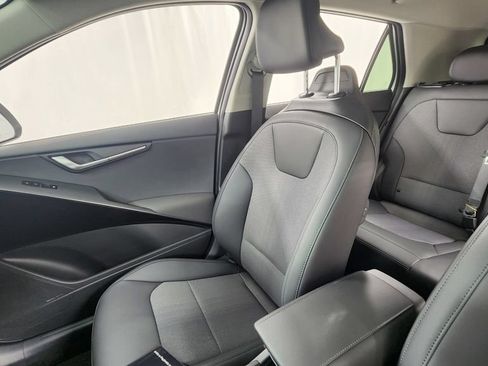 New 2026 Kia Niro EX FWD image 13