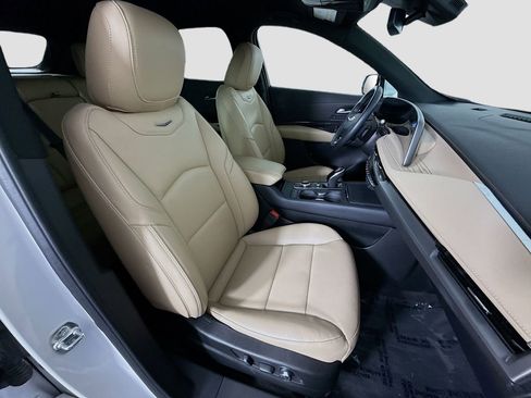 Used 2025 Cadillac XT4 Premium Luxury image 26