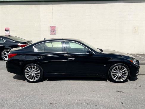 Used 2015 INFINITI Q50 Premium w/ Navigation Package AWD/4WD image 4