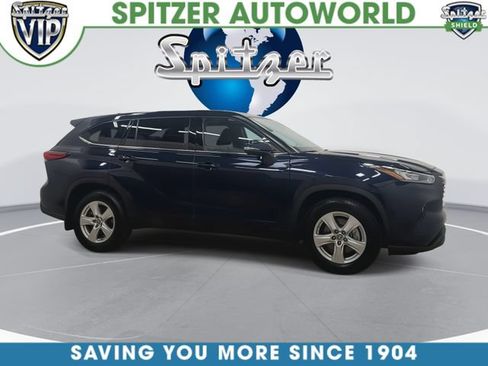 Used 2020 Toyota Highlander LE AWD/4WD image 2