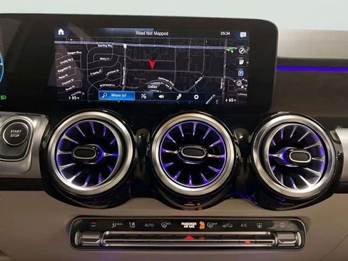 Used 2023 Mercedes-Benz EQB 300 4MATIC w/ Exclusive Package image 39