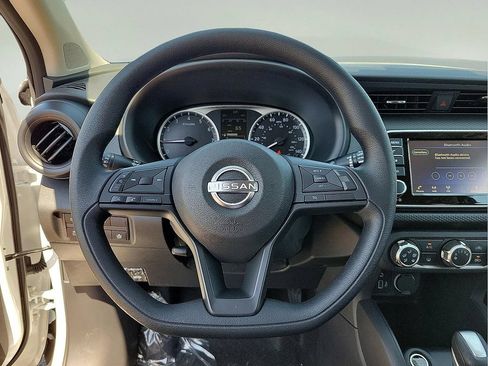 Used 2025 Nissan Kicks Play S FWD image 19