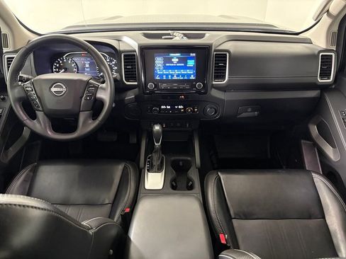 Used 2022 Nissan Frontier SV w/ SV Premium Package RWD image 31