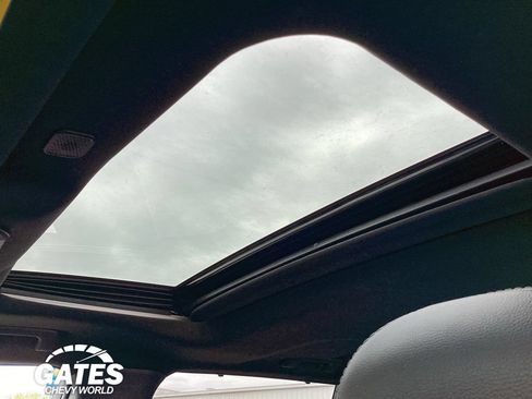 Used 2025 Toyota Highlander XSE AWD/4WD image 4