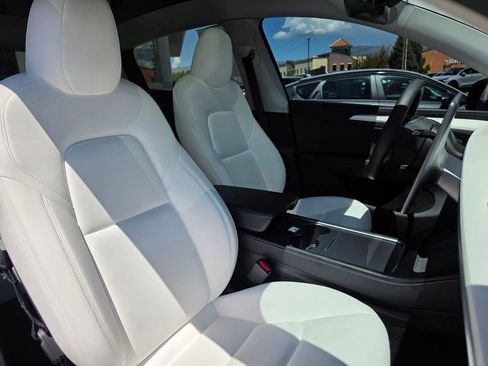 Used 2024 Tesla Model Y Performance AWD/4WD image 16