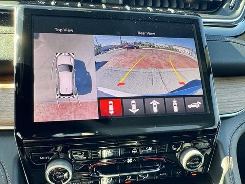 New 2025 Jeep Grand Cherokee Summit image 18