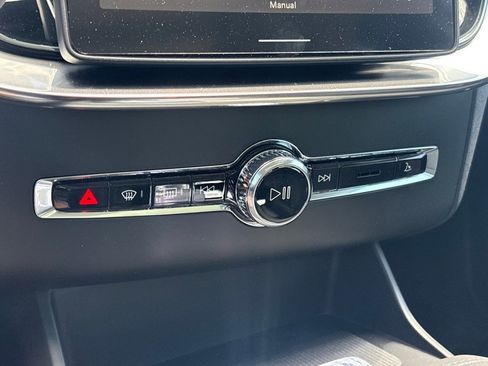 New 2026 Volvo XC90 B5 Ultra w/ Protection Package Premier image 15