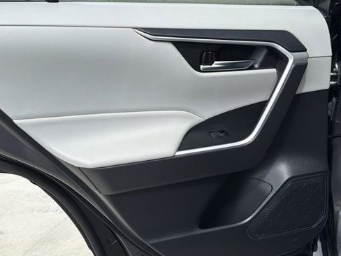 Certified 2022 Toyota RAV4 XLE AWD/4WD image 6