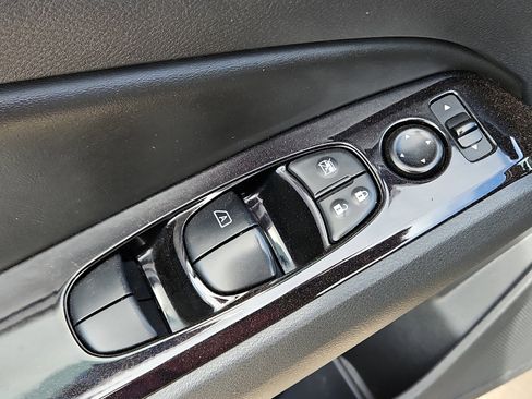 Used 2023 Nissan Altima 2.5 SV image 11